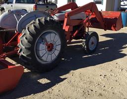 Ford 851 Tractor