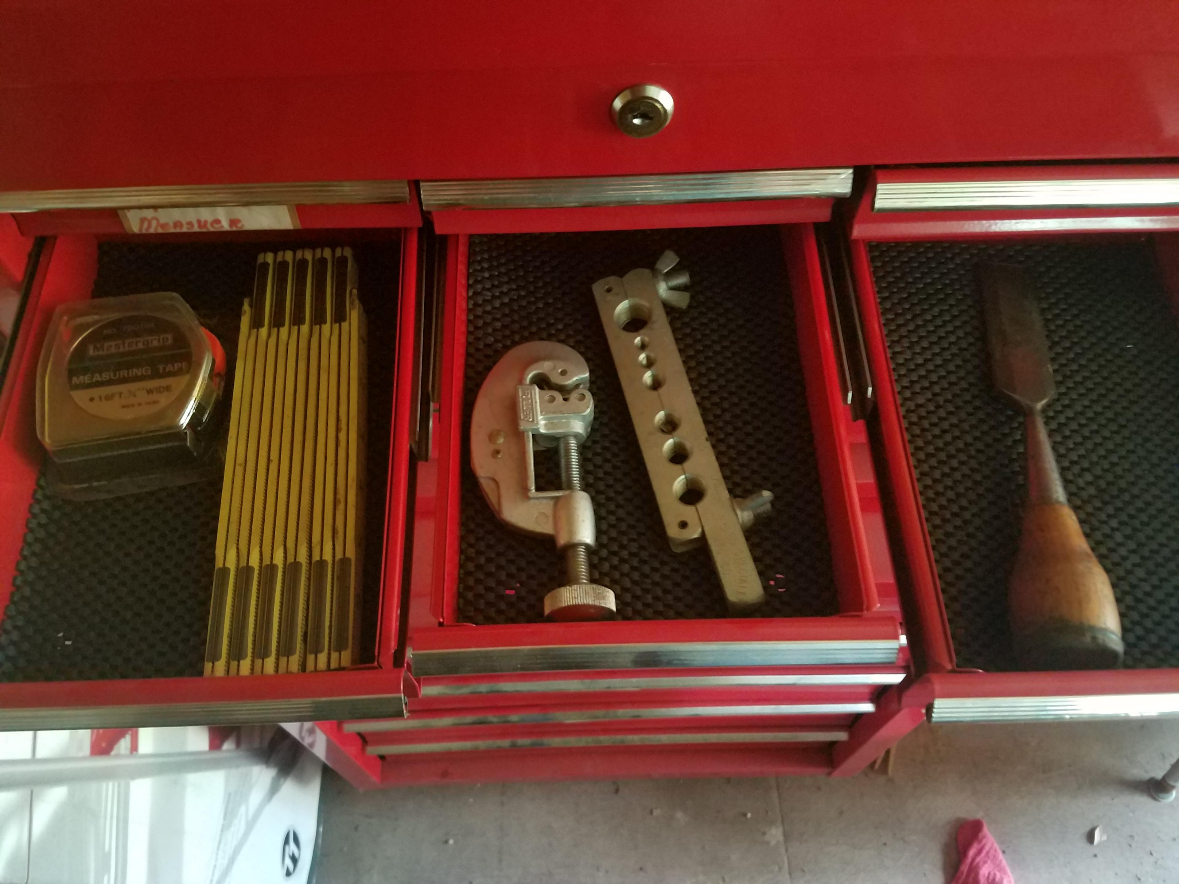 2pc tool chest one wheels with contents