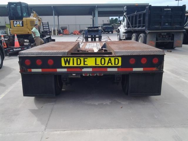 2006 WITZCO CHALLENGER RG35 LOW BOY TRAILER-SER# 1W8A11D2465000400