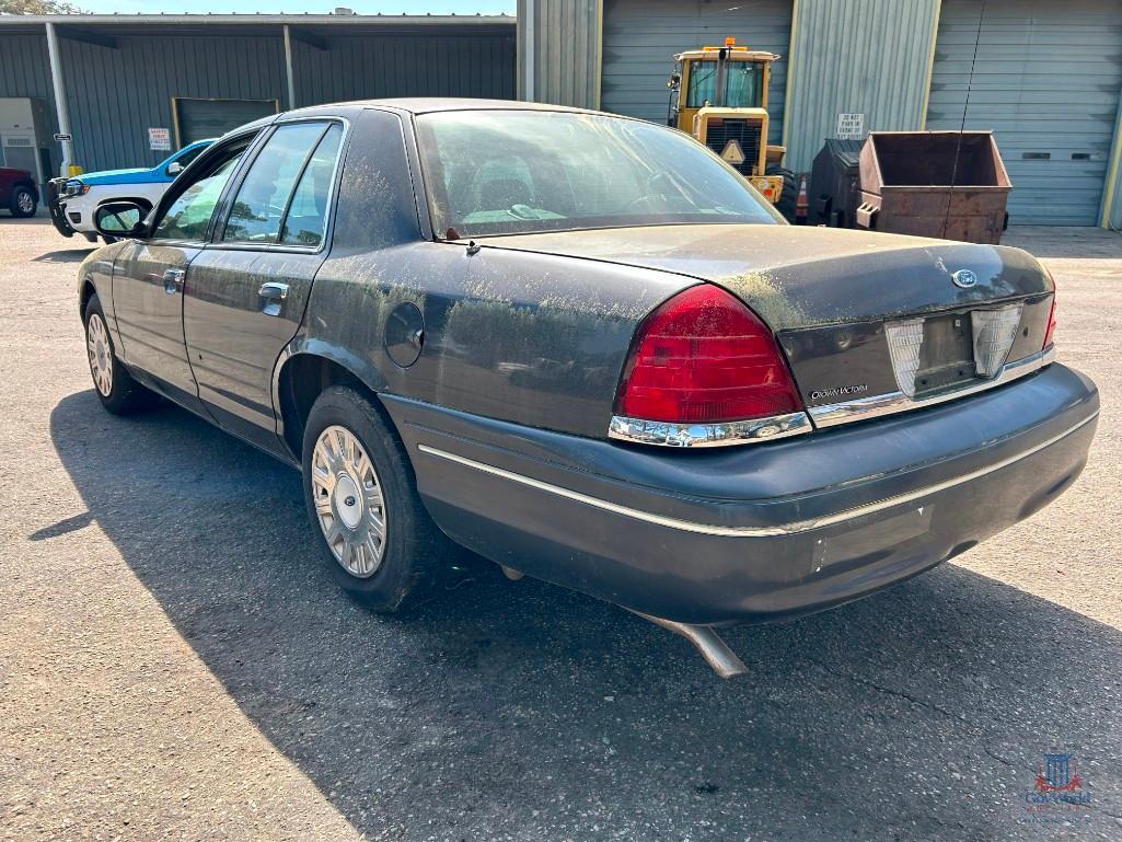 2005 Ford Crown Victoria Passenger Car, VIN # 2FAFP71W85X141527