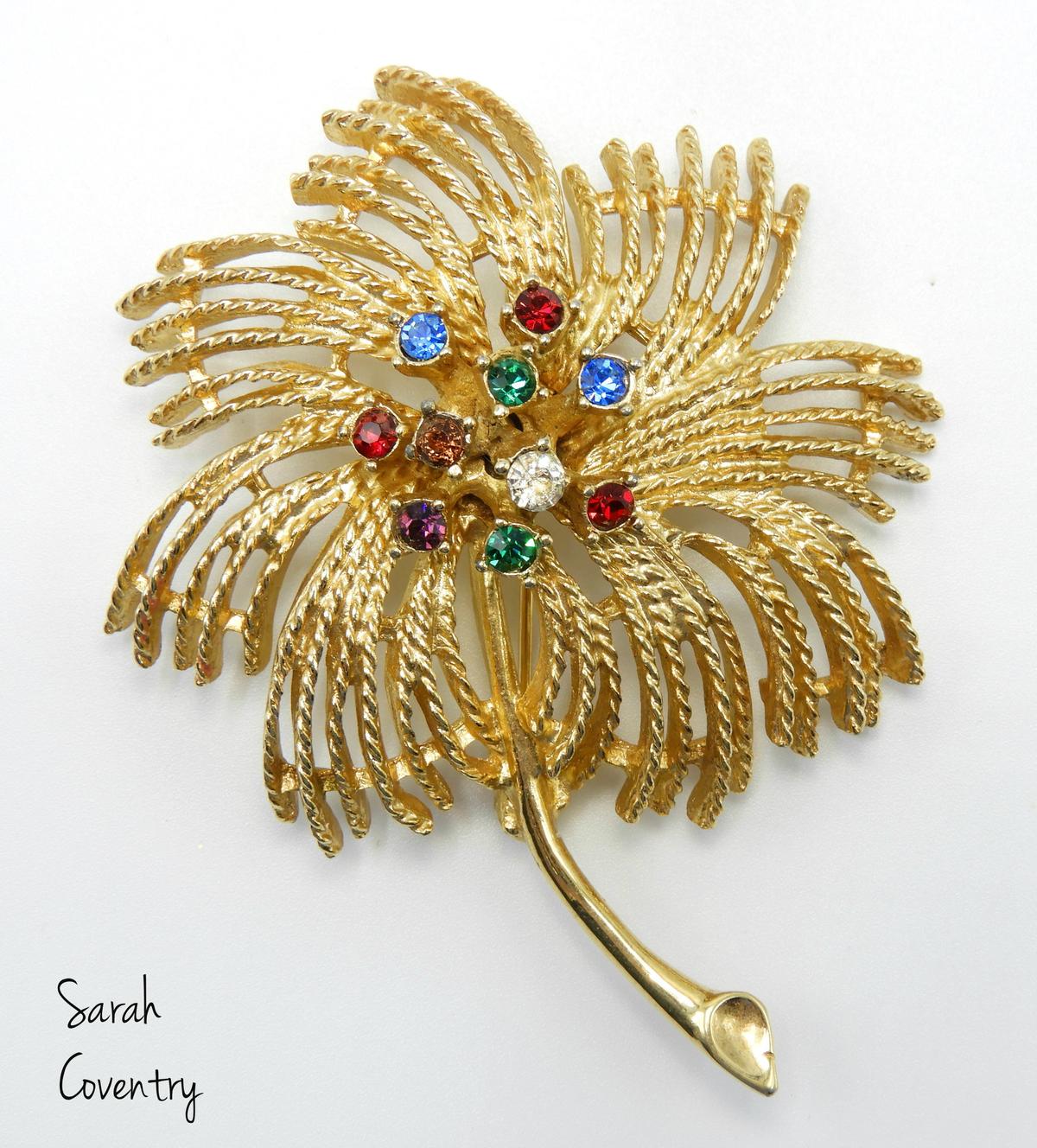 Vintage Sarah Coventry Gold Tone Flower Brooch