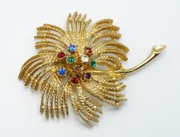 Vintage Sarah Coventry Gold Tone Flower Brooch