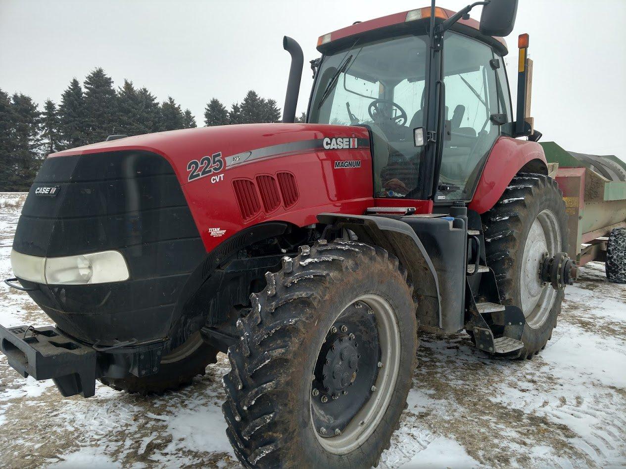 "2013 Case IH Magnum 225 CVT Diesel Tractor, FWD, 1800 Hrs., 18:4x46 Rear D