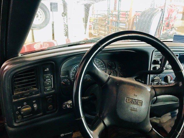 2001 GMC 2500 HD Pickup, 8? Box, 2 Dr., V8 Auto Transmission, 1 Owner, Very