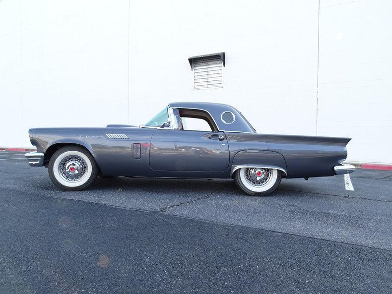 1957 Ford Thunderbird