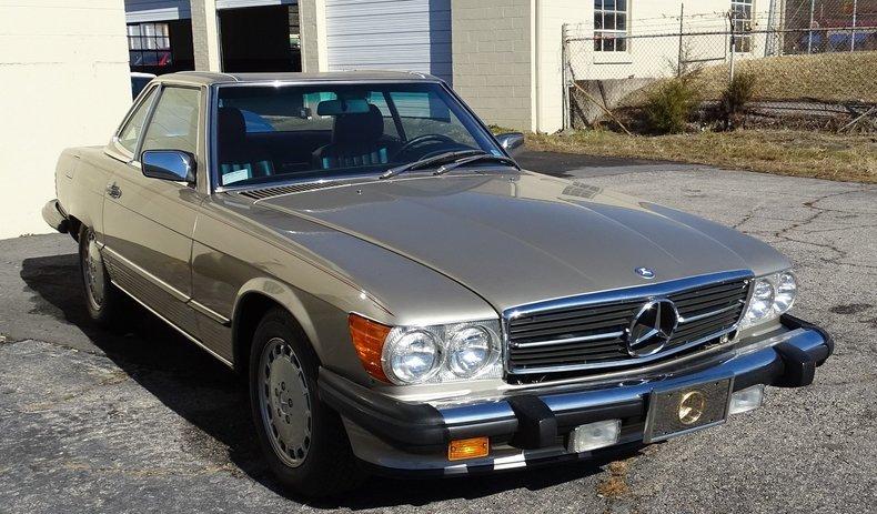 1987 Mercedes-Benz 560 SL