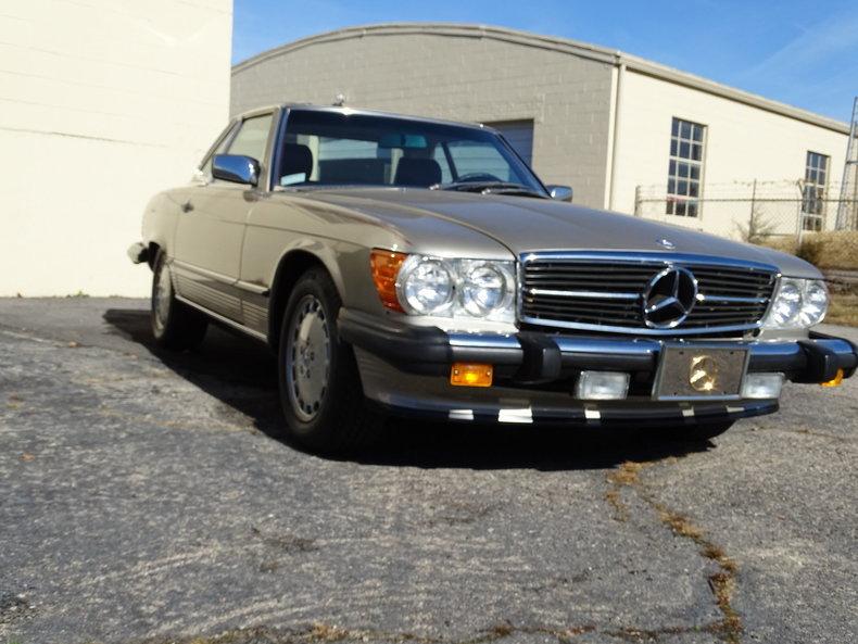 1987 Mercedes-Benz 560 SL