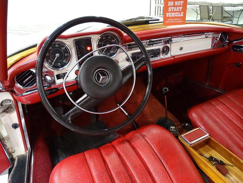 1970 Mercedes-Benz 280 SL