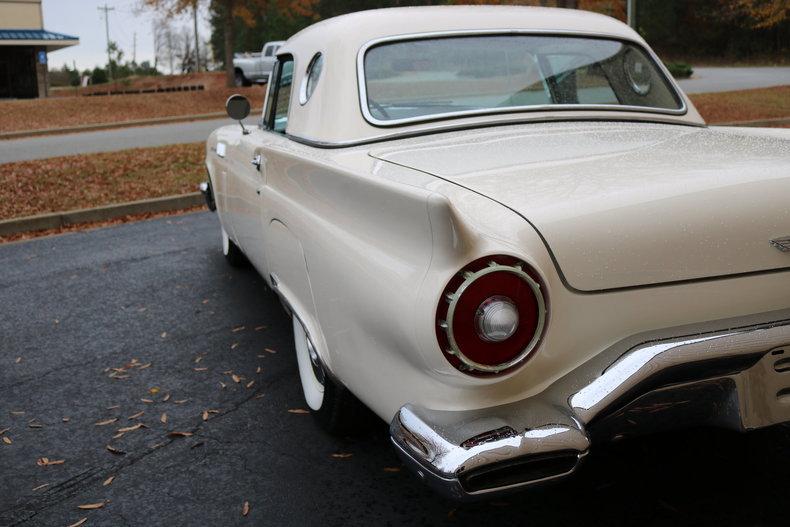 1957 Ford Thunderbird