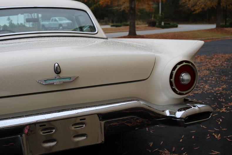 1957 Ford Thunderbird