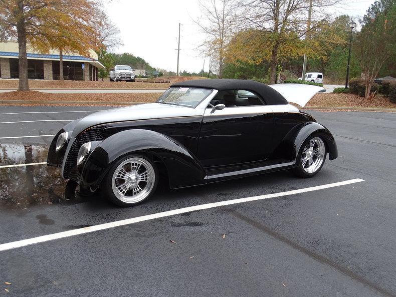 1939 Ford Custom Street Rod