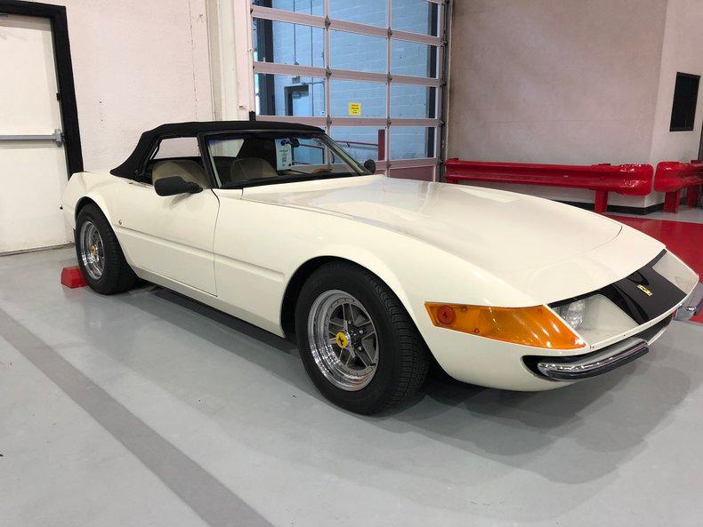 1978 Chevrolet Corvette 1972 Ferrari Daytona