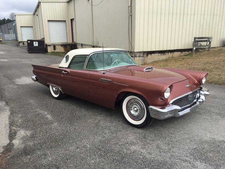 1957 Ford Thunderbird