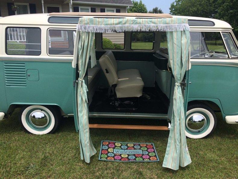 1964 Volkswagen 21 Window Bus