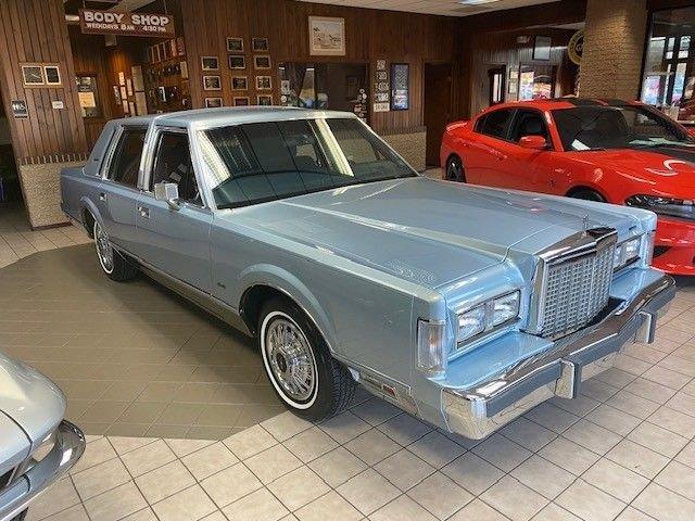 1986 Lincoln Town Car Signature Series