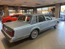 1986 Lincoln Town Car Signature Series