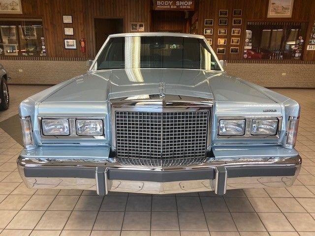 1986 Lincoln Town Car Signature Series