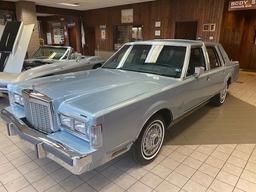 1986 Lincoln Town Car Signature Series