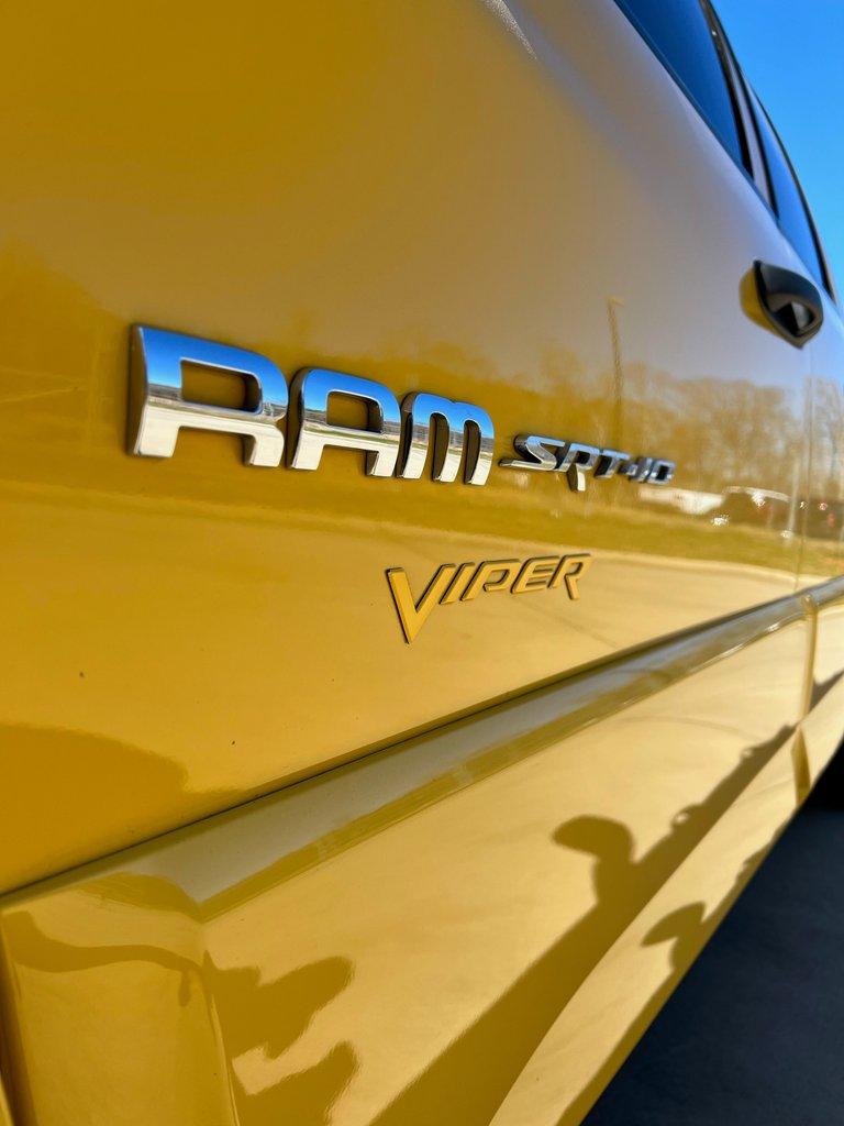 2005 Dodge Ram 1500 SRT Viper