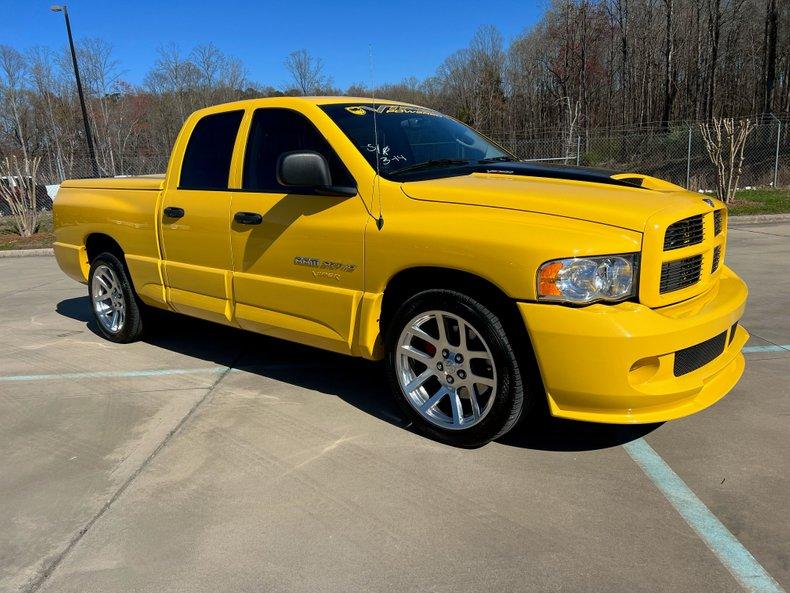 2005 Dodge Ram 1500 SRT Viper