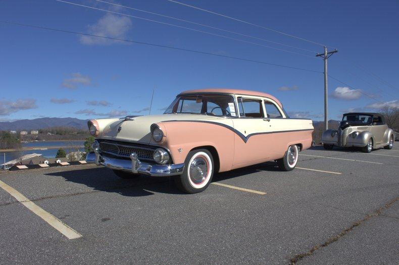 1955 Ford Fairlane Club Sedan