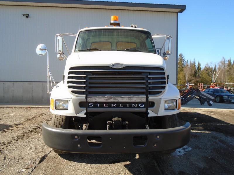 STERLING L8500 DUMP TRUCK