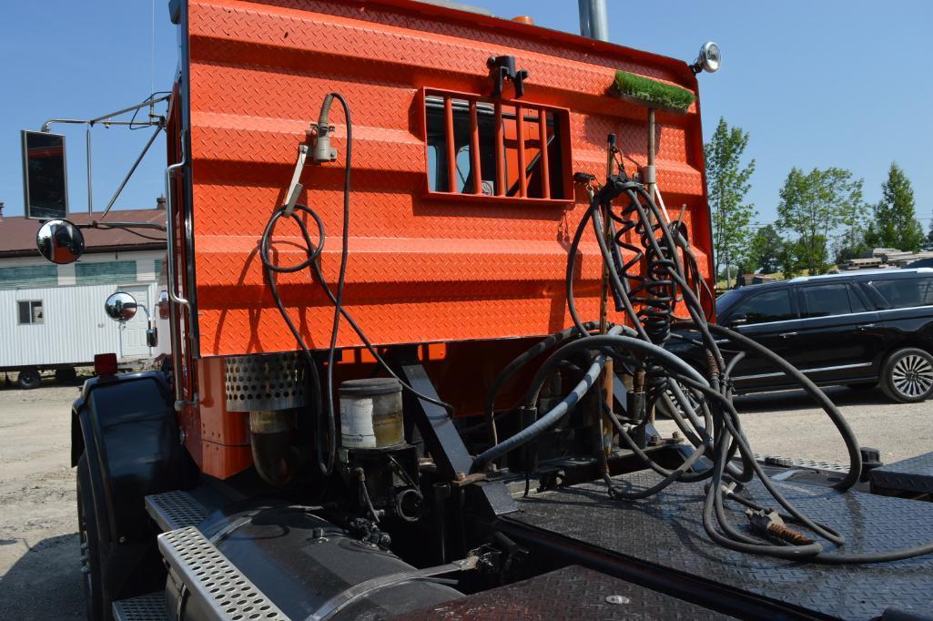 2000 KENWORTH T-800 ROAD TRACTOR