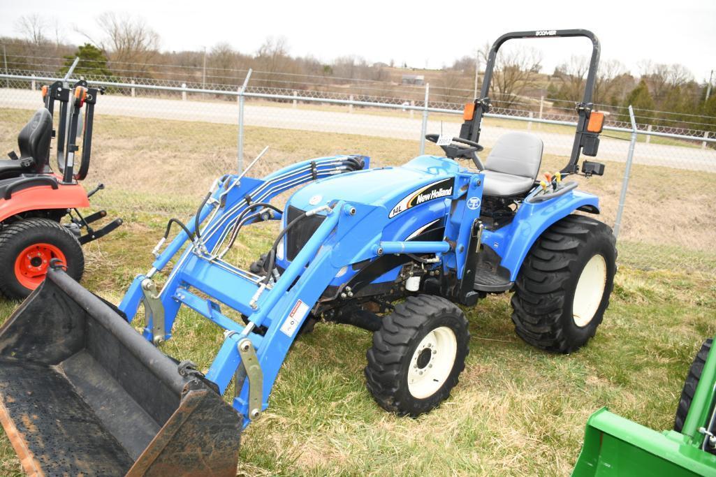 NEW HOLLAND TC33DA TRACTOR