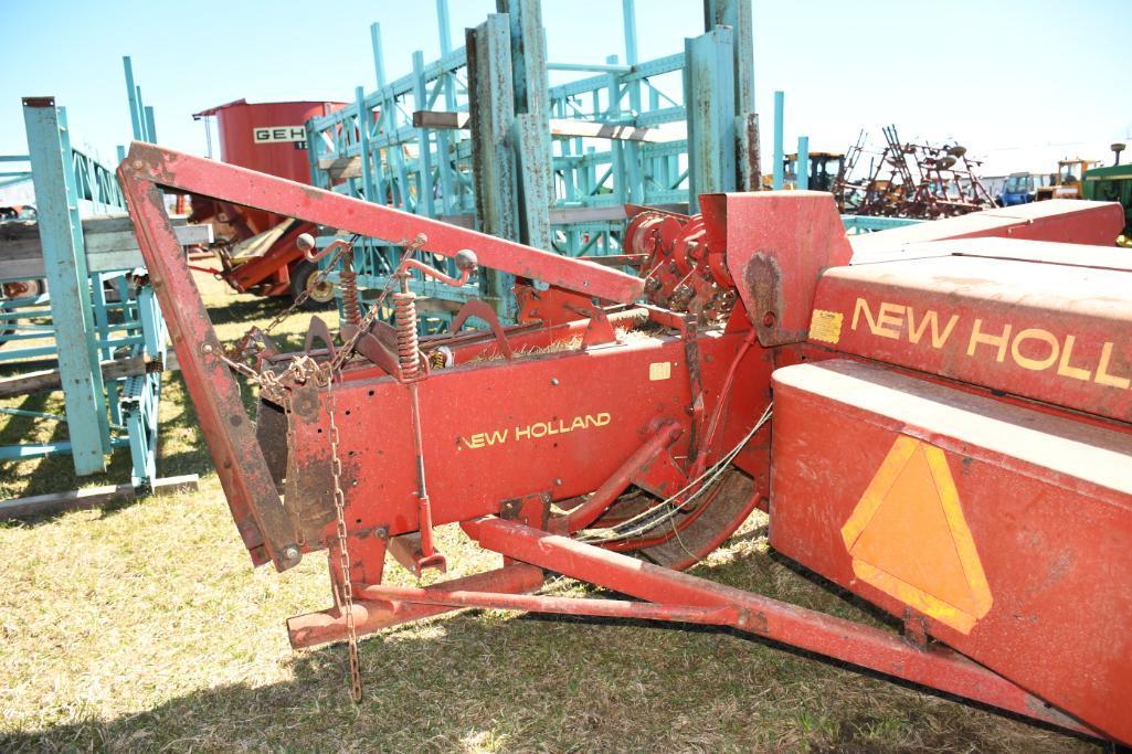 NEW HOLLAND 273 SQUARE BALER