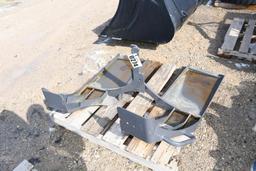 FENDERS TO FIT CASE 521 WHEEL LOADER (UNUSED)