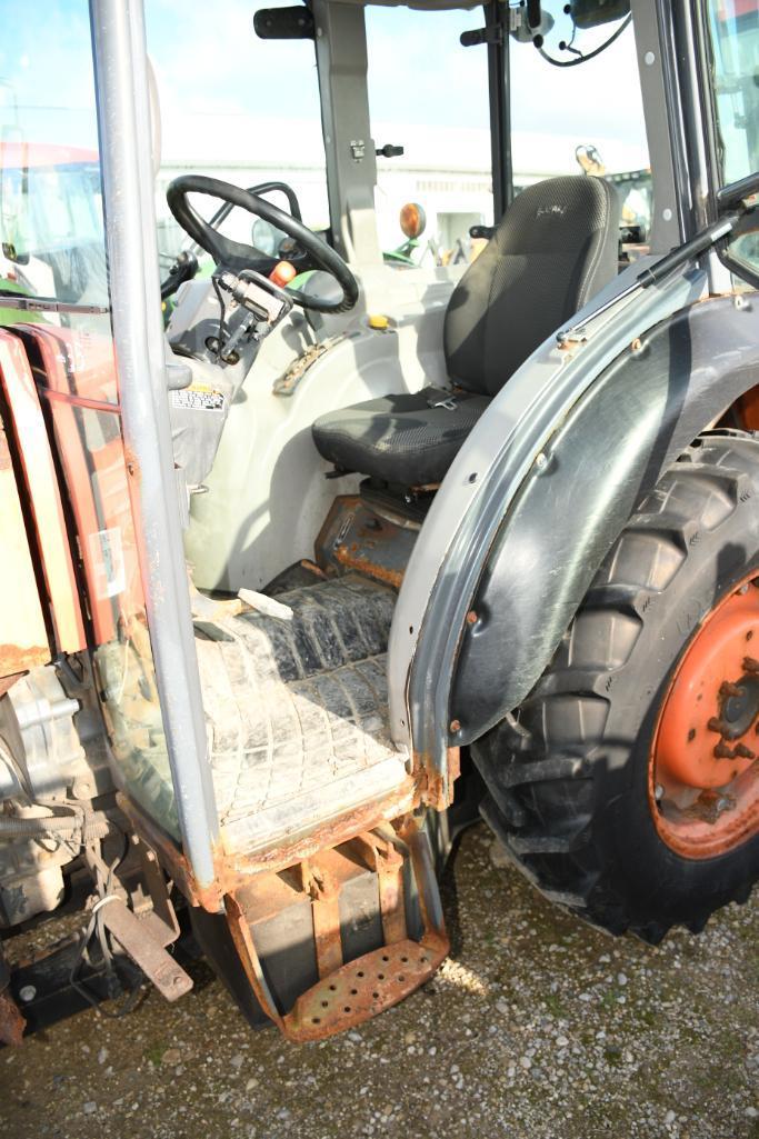 KUBOTA M7040 TRACTOR