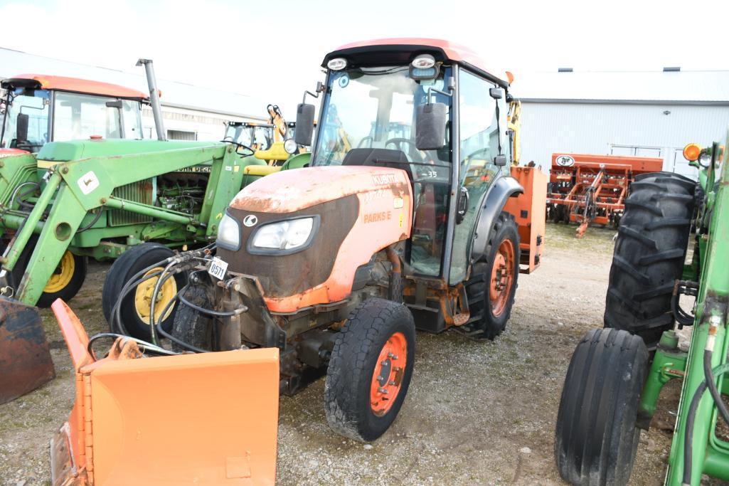 KUBOTA M7040 TRACTOR