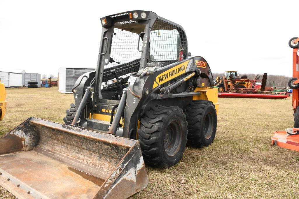 NEW HOLLAND L220 SKID STEER