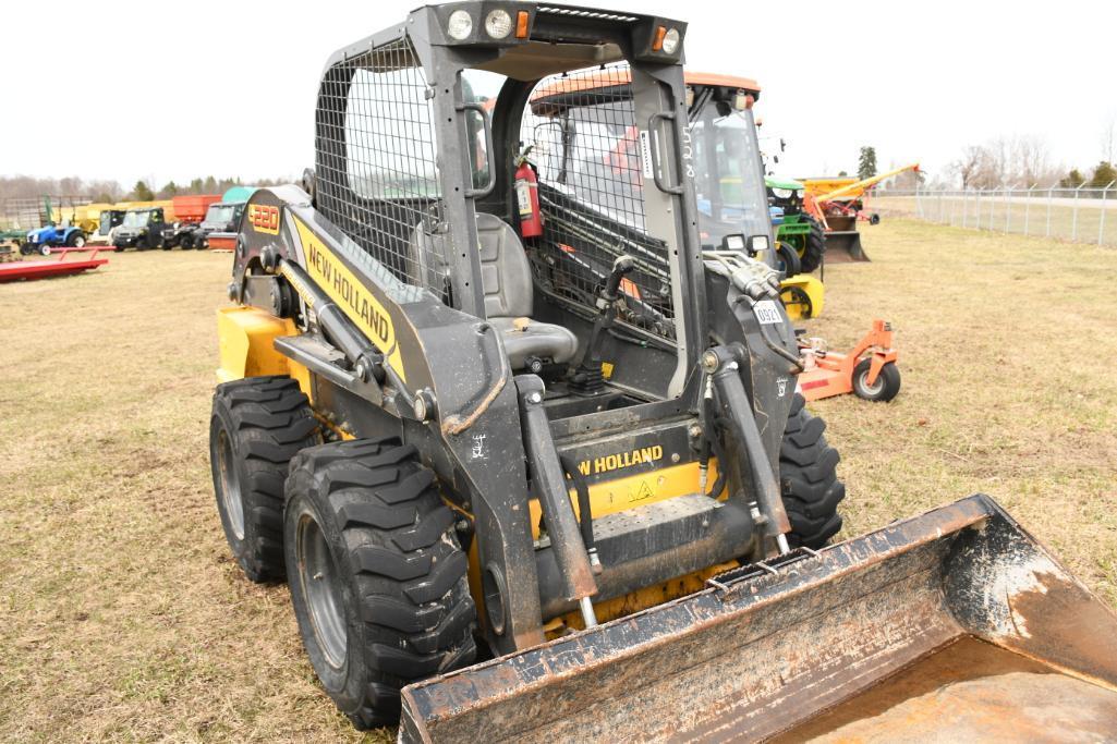 NEW HOLLAND L220 SKID STEER