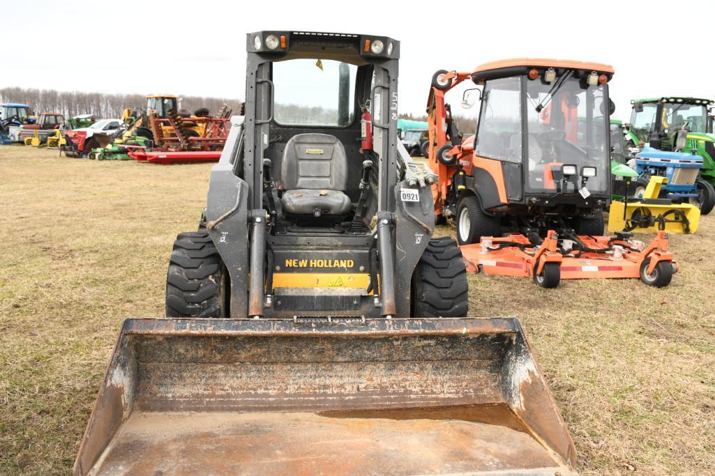 NEW HOLLAND L220 SKID STEER