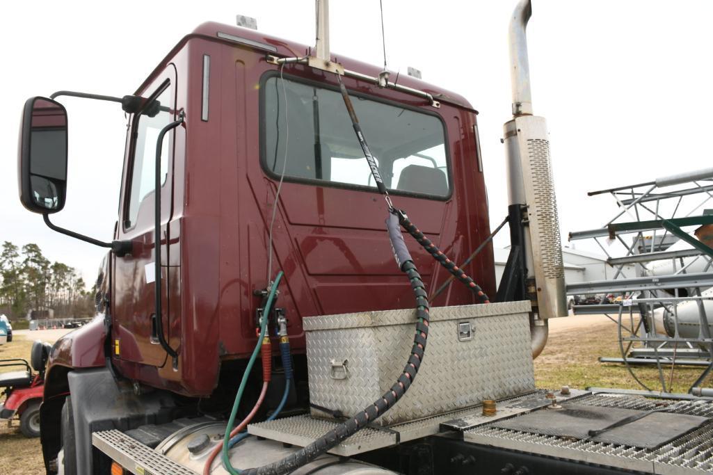 2007 MACK CXN613 DAY CAB TRUCK