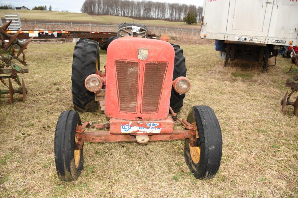 DAVID BROWN 950 TRACTOR (AS-IS)