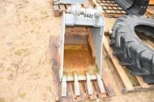 EDGE EXCAVATOR BUCKET 18" (UNUSED)