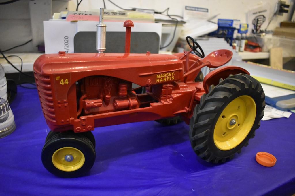 Massey Harris 44 Tractor by scale models