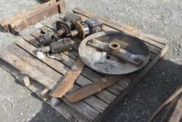 Pallet with 2 Gear Boxes 2 Hydraulic Pumps, Stump Jumper with Blades