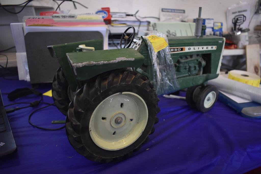Oliver 1850 Diesel Tractor 1997 Farm Progress Show Edition by Scale Models