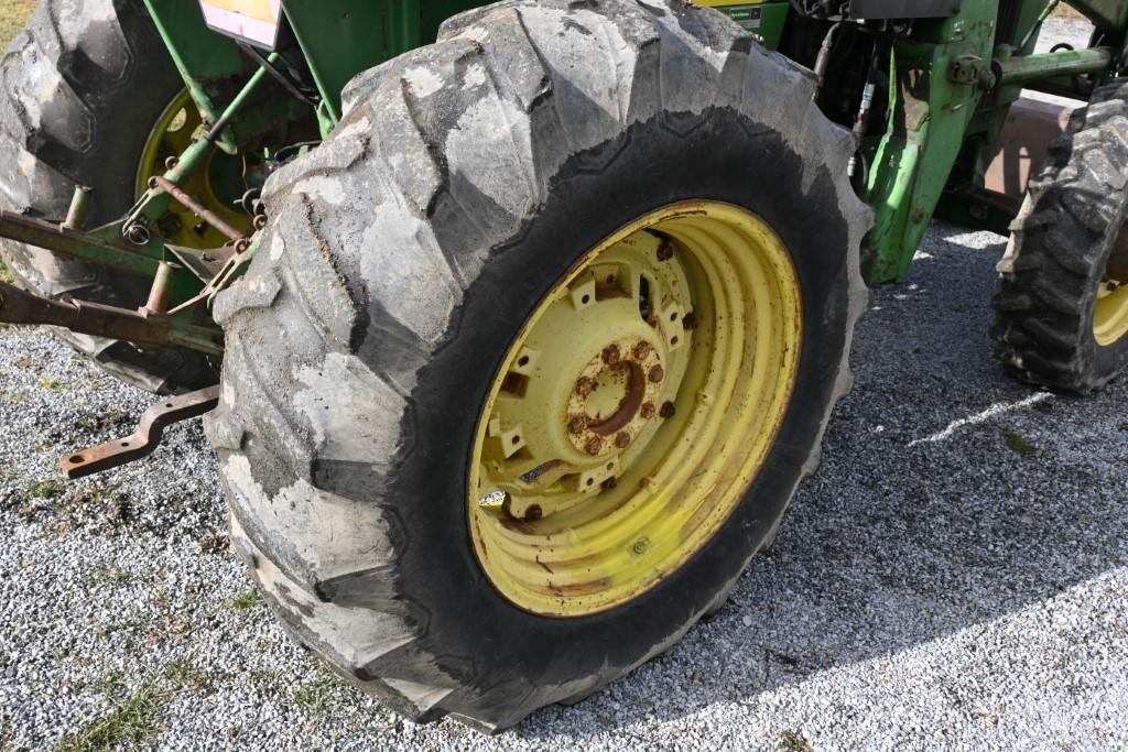 John Deere 2350 Loader Tractor