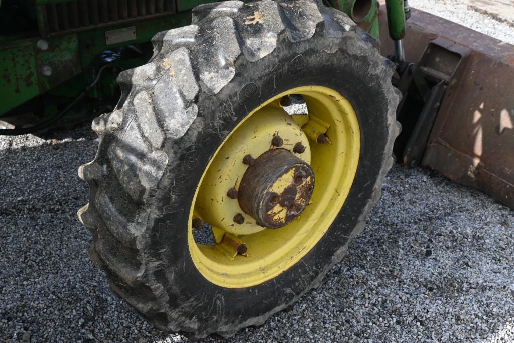 John Deere 2350 Loader Tractor