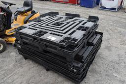 10 Plastic Pallets