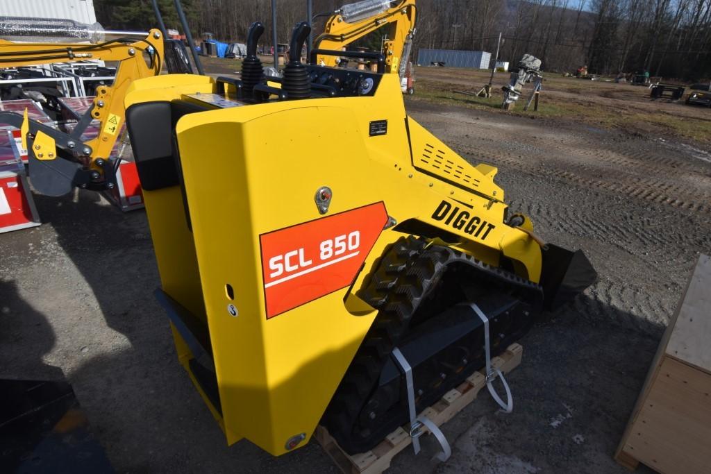 Diggit SCL 850 Ride Behind Skid Steer With Tracks