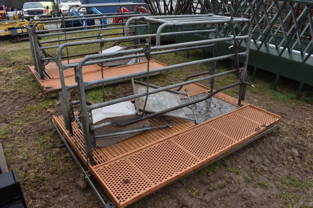 Farrowing Crate with Stand