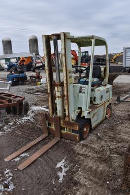 Clark 2 Stage Mast Fork Lift