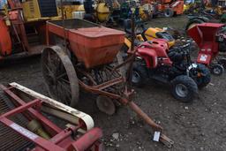 Single Row Tow Behind Potato Planter