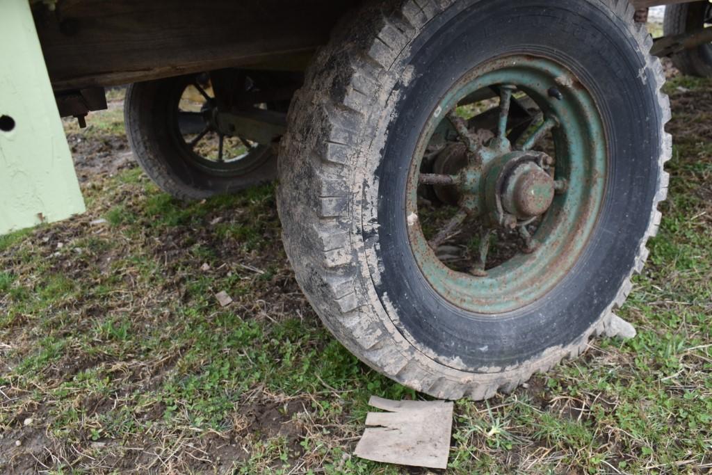 Produce Display Wagon On Single Axle Running Gear