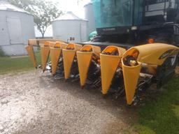 Agco Challenger 6 Row corn head